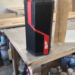 M18 Blue Tooth Speaker