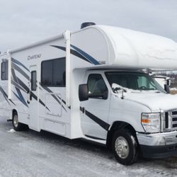 Barely Used 2024 Thor Chateau 28z