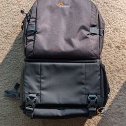 Lowepro Fastpack BP 250 AW III – Great Condition Camera/Travel Backpack