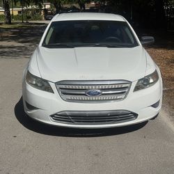 2011 Ford Taurus