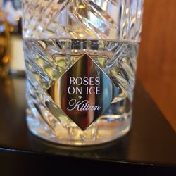 KILIAN ROSES ON ICE