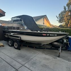 18’  2003 Crestliner Aluminum Boat