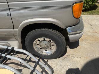 Ford E250