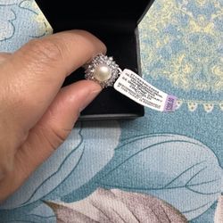 Arabella sterling silver cultured 8MM pearl opaque special swarasky zircon ring size 7 brand new  Originally bought from MACYS