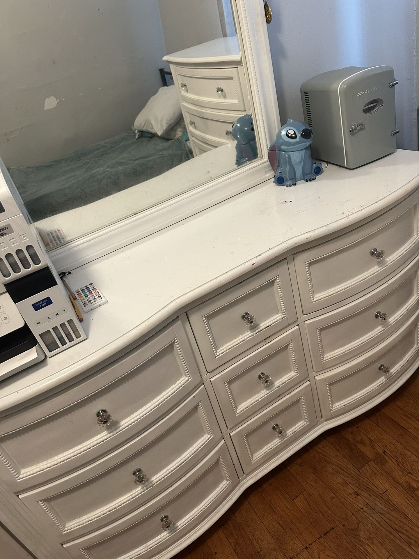 White Dresser With LED Light Mirror