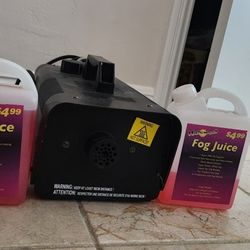 FOG MACHINE HALLOWEEN  + CONTAINERS OF FOG JUICE