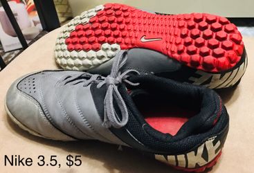 Nike indoor soccer shoes size 3.5