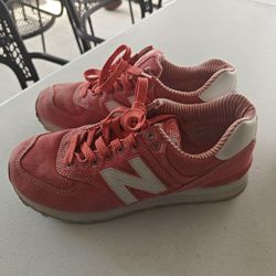 Women's New Balance  Size 8
