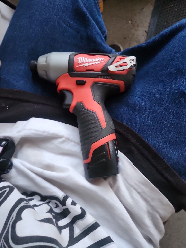 Milwaukee 12v