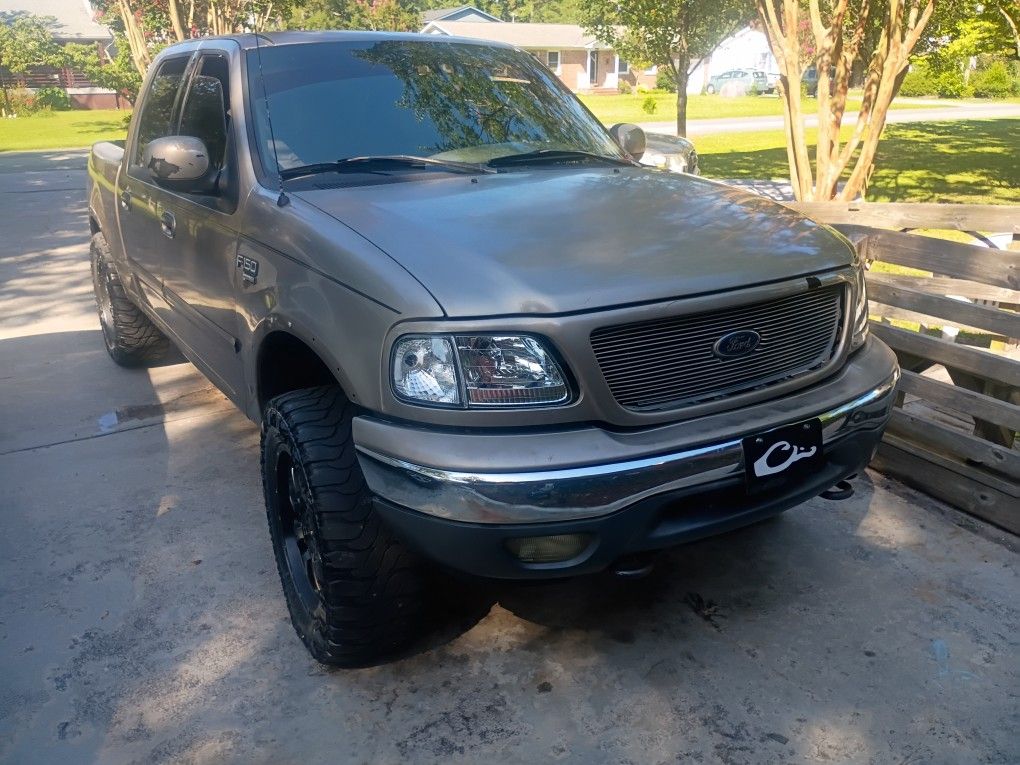 01 Ford F-150 5.4lt Lariat Crewcab 4wd