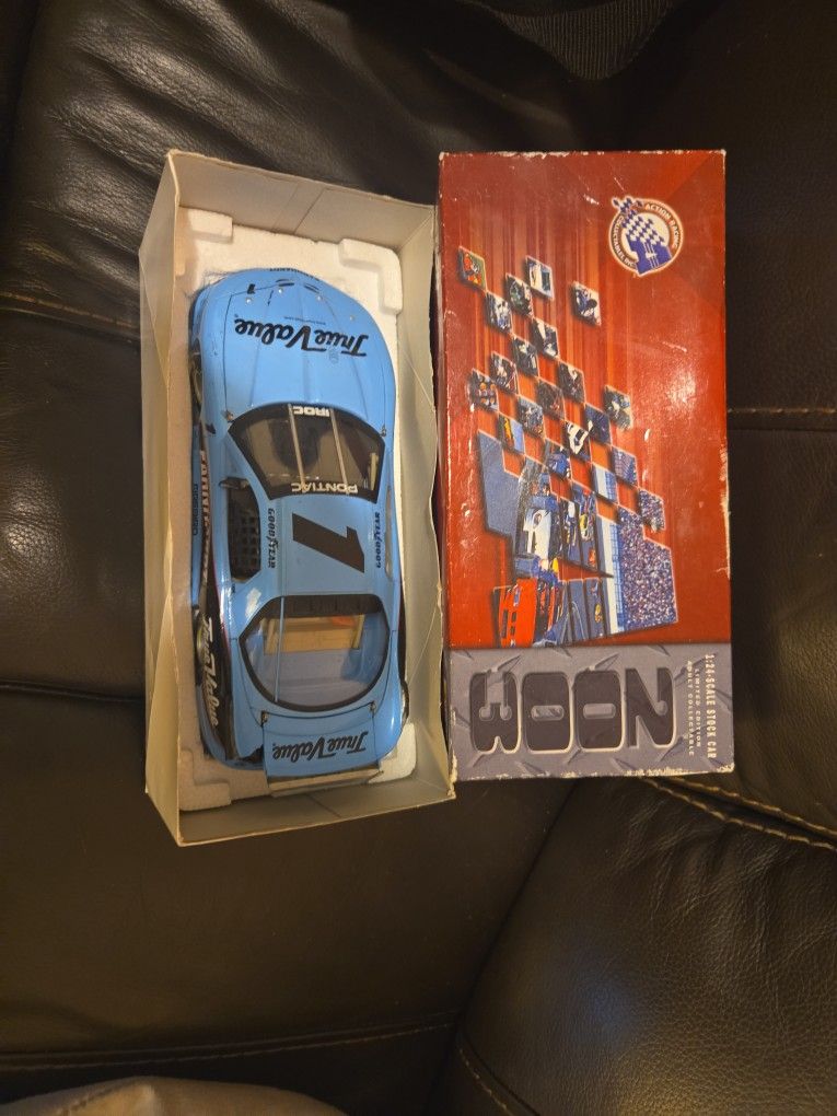 Action Dale Earnhardt #1 True Value 2000 IROC Firebird Xtreme in 1:24 scale,