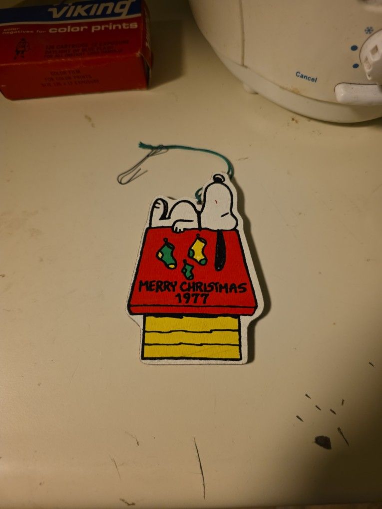 vintage Snoopy Christmas ornament from 1977