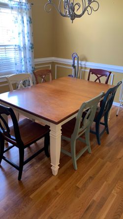 Dining room table with 6 chairs