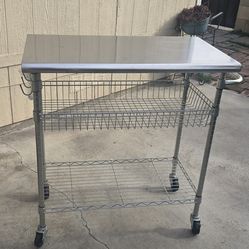 Rolling island for kitchen