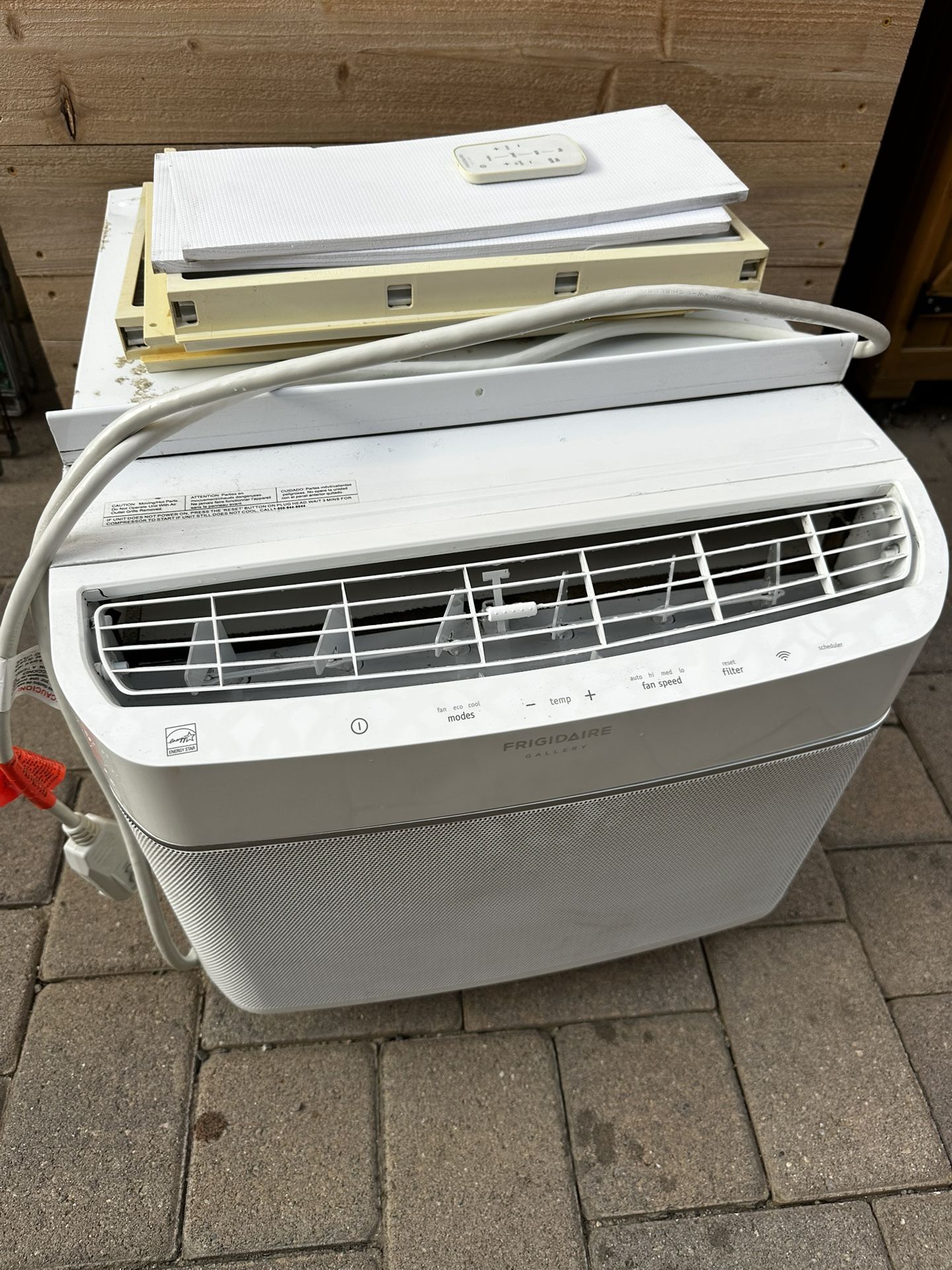 Used Smart Fridgidaire 12,000 BTU Window AC