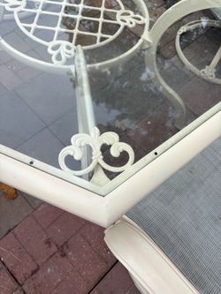 Patio set table wth 4 chairs