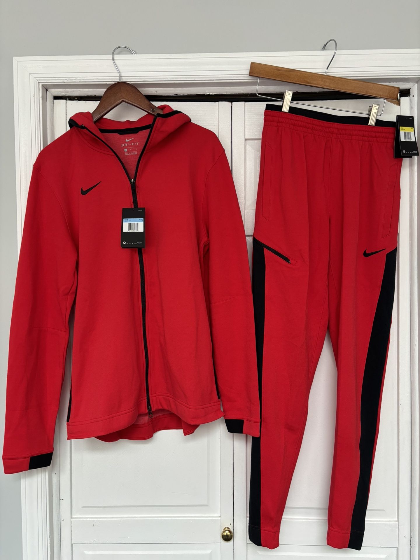 Nike Basketball Swoosh Outfit