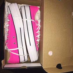 Women’s Size 10 Pink High top Converse