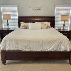 King Sleigh Bed with Nightstands and a Dresser with Mirror