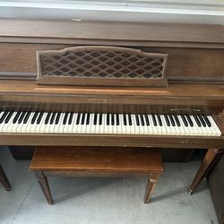 Currier Piano