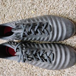 Unworn Nike Tempo soccer Cleats Shoes.