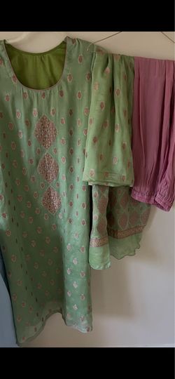 Pakistani large suit chest size 23inches