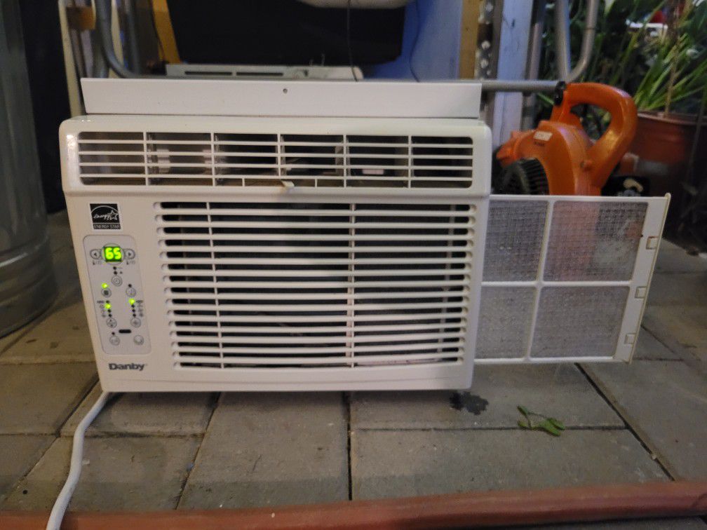 WINDOW AC UNIT FOR SMALL ROOM