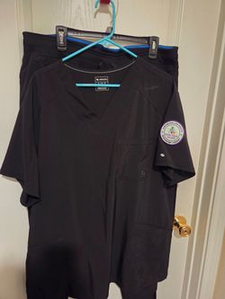 Men's Black scrubs STC patch Respiratory Therapy