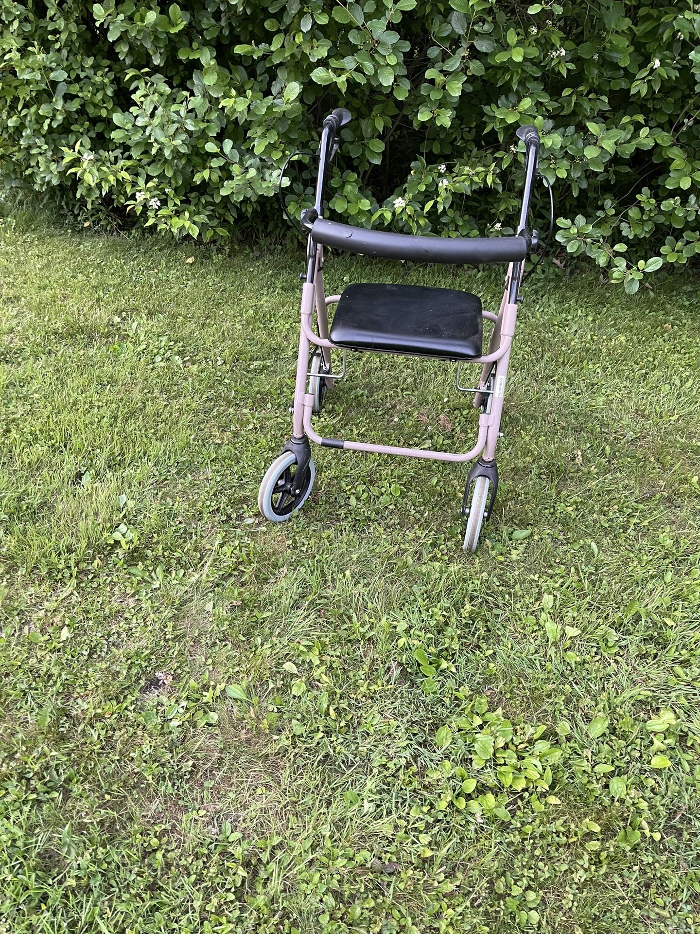 FOUR WHEEL ROLLATOR ROLLING WALKER