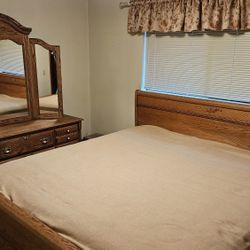 Bedroom Set With Dresser And Mirror (King)