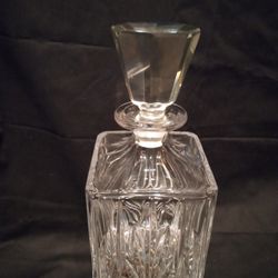 Crystal Decanter With Topper 