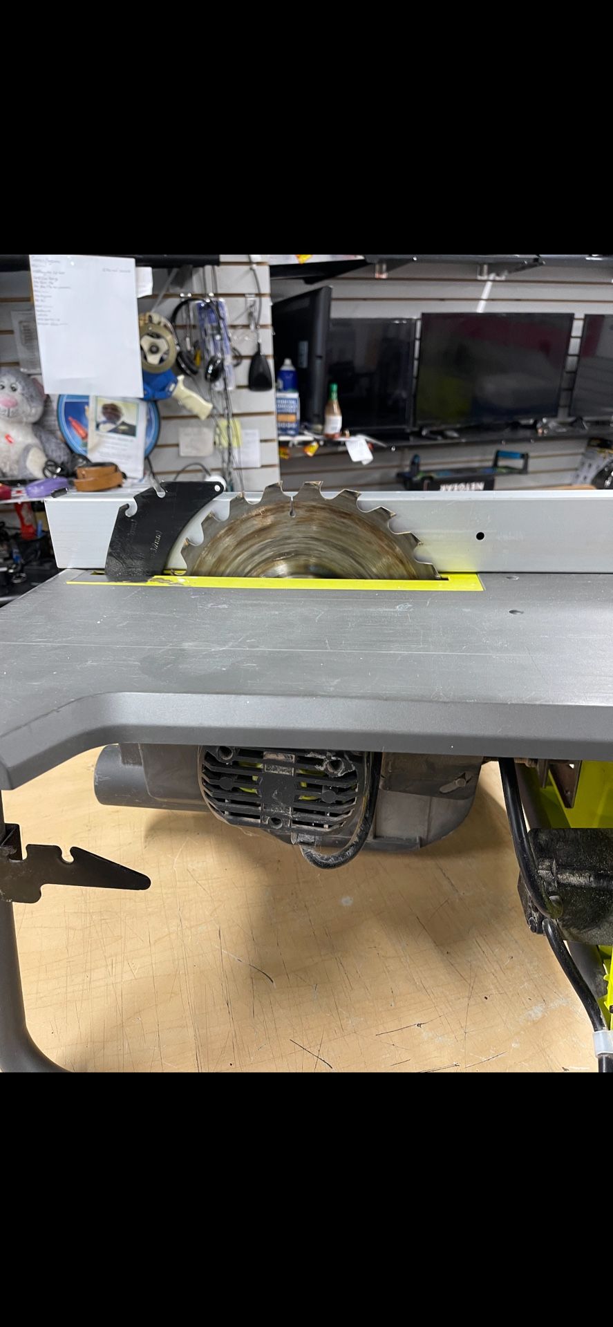 TABLE SAW, TOOLS-POWER RYOBI NO BAG NO STAND RTS12