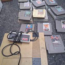 Nintendo 1985 With 13 Games. Tested And Operational.