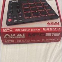 Also MPD 218 Drum Pad