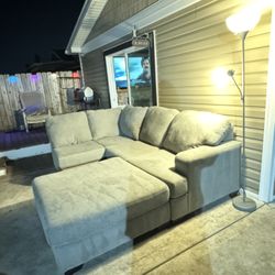 Keener 5-Piece Sectional With Chaise