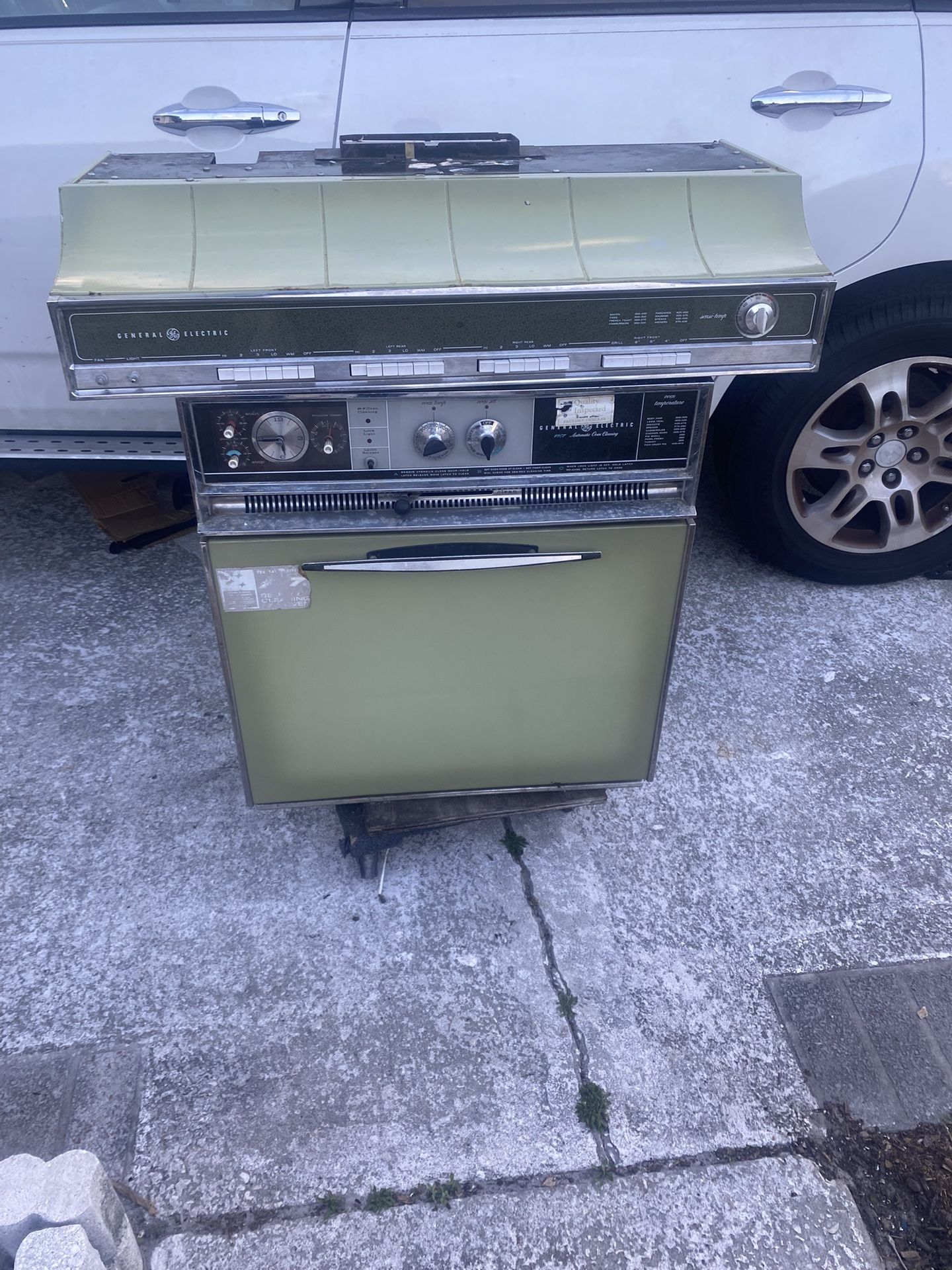 New Antique GE Oven And Matching Hood