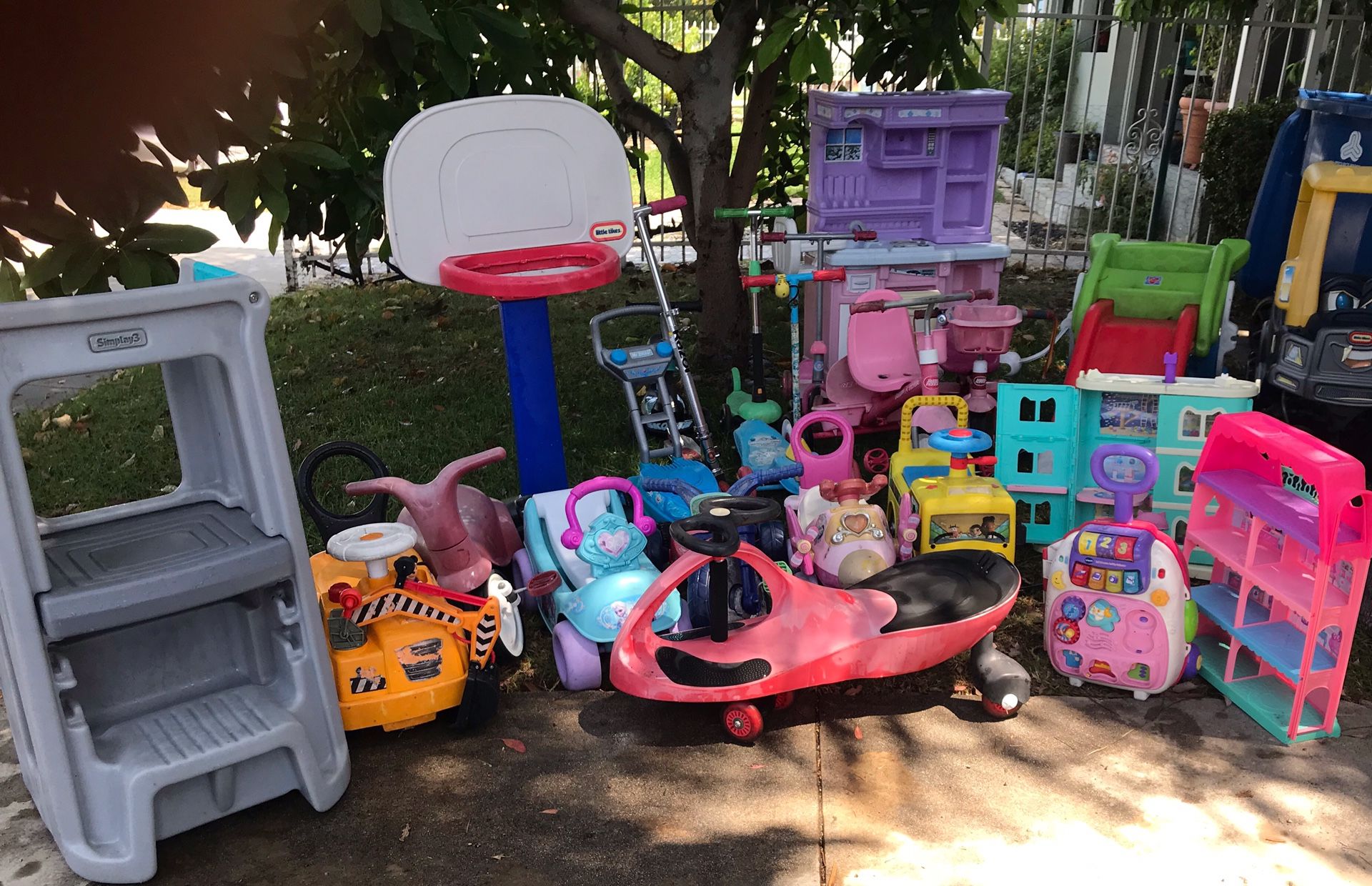 Indoor/outdoor Toys Used Clean Price Goes From $3$5$10$15$20$25