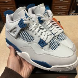 Air Jordan 4 Military Blue 