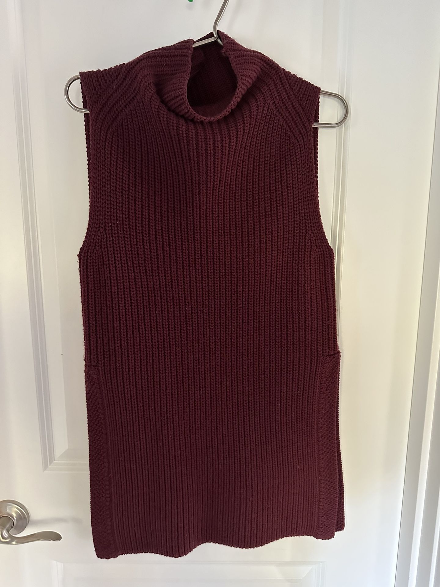 Aritzia Wilfred Bordeaux Color Sweater Vest