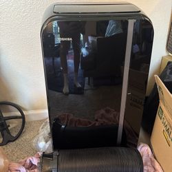 Like new Toshiba AC unit (13,500 btu)