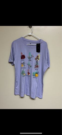 CA. DISNEY PRINCESS T SHIRT. NEW. BOUGHT AT DISNEYLAND. LARGE.