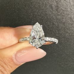 Engagement Ring Pear Diamond 