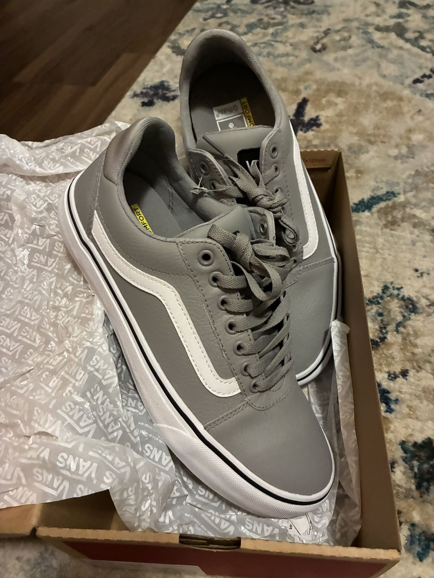 Vans Mens 10 M Tumble Deluxe Drizzle White on Gray Shoes Ward Deluxe New in Box