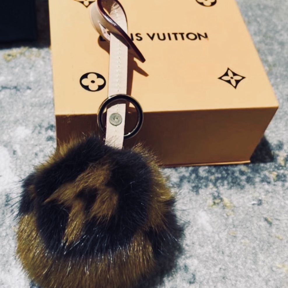 Authentic Louis Vuitton Bag Charm And Keyring for Sale in Hoboken, NJ -  OfferUp