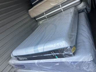 Full Size Mattress Tempur Pedic 