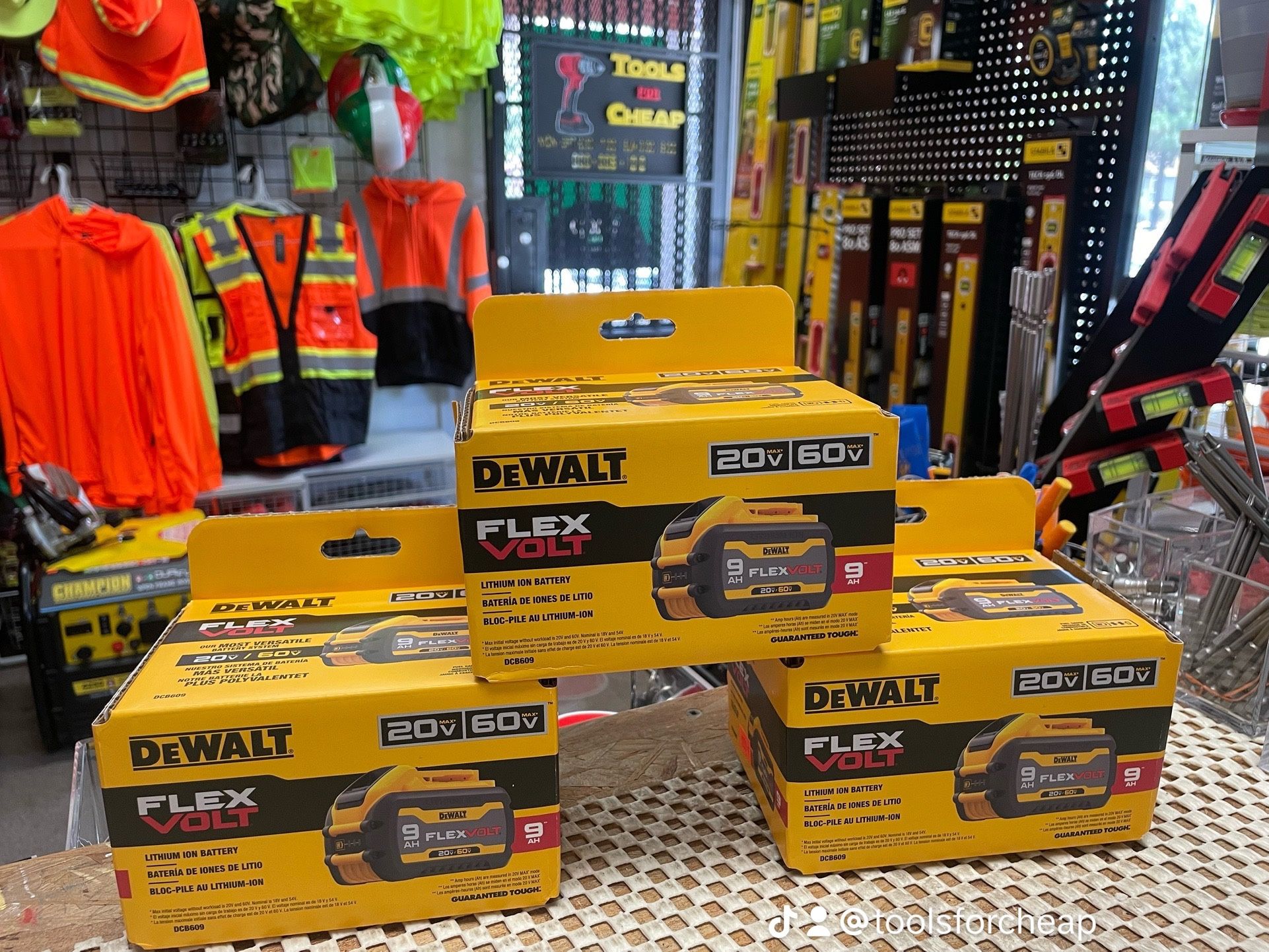 DEWALT FLEXVOLT 20V/60V MAX Lithium-Ion 9.0Ah Battery.