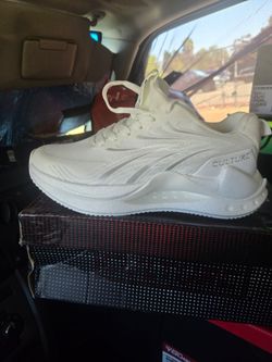 Culture  kicks  Glider 1