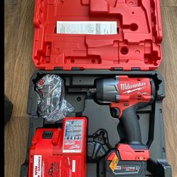Milwaukee M18 Fuel Impact 1/2 Wrench 