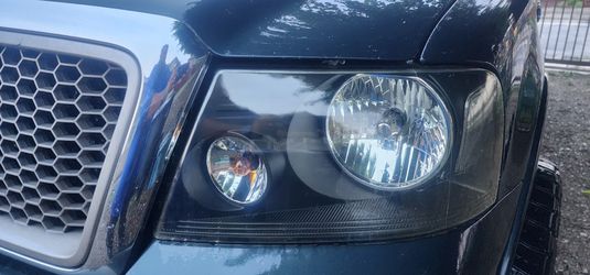 2005 Ford F150 Headlights