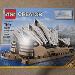 LEGO 10234 Sydney Opera House
